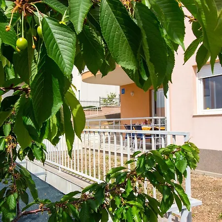 Jusepe Διαμέρισμα Τρογκίρ