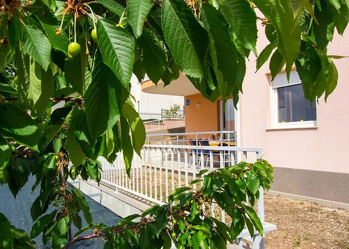 Jusepe Διαμέρισμα Τρογκίρ