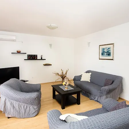 Jusepe Апартаменти Трогір